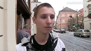 Paying a twink for quick sexy blowjob on the street